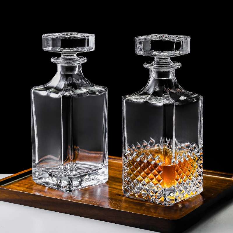 欧式钠钙玻璃酒瓶个性醒酒器家用带盖密封洋酒瓶分酒器红酒酒樽