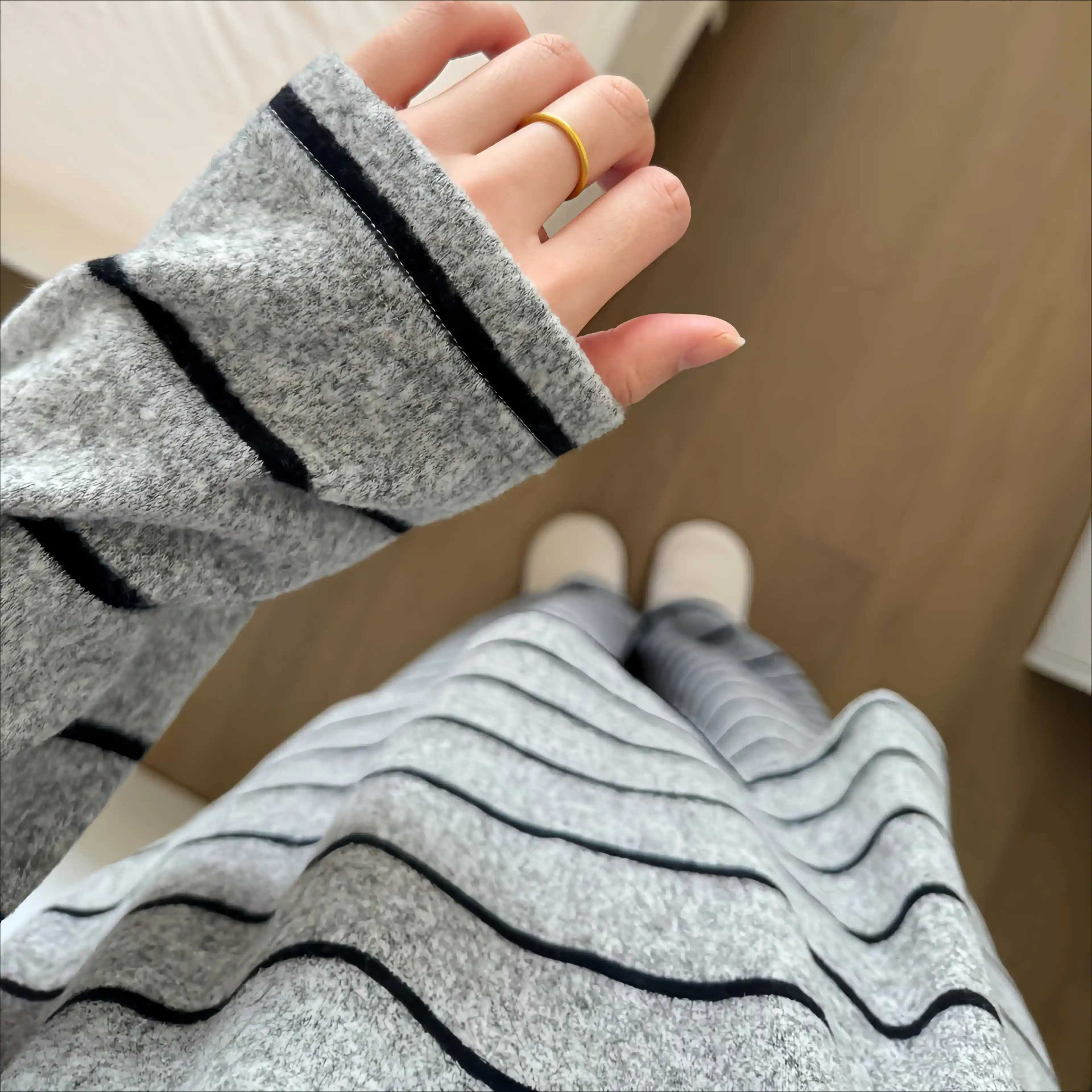 灰色条纹德绒睡衣女打底外穿秋冬
