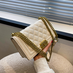 今年流行小包包女2022新款时尚白色小方包春夏爆款链条单肩斜挎包