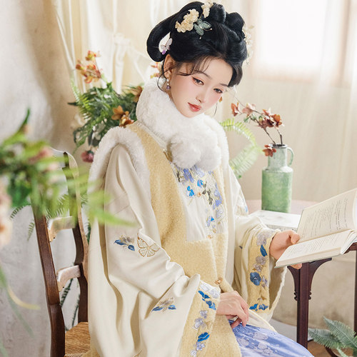 小春良月明制汉服比甲马面裙冬装