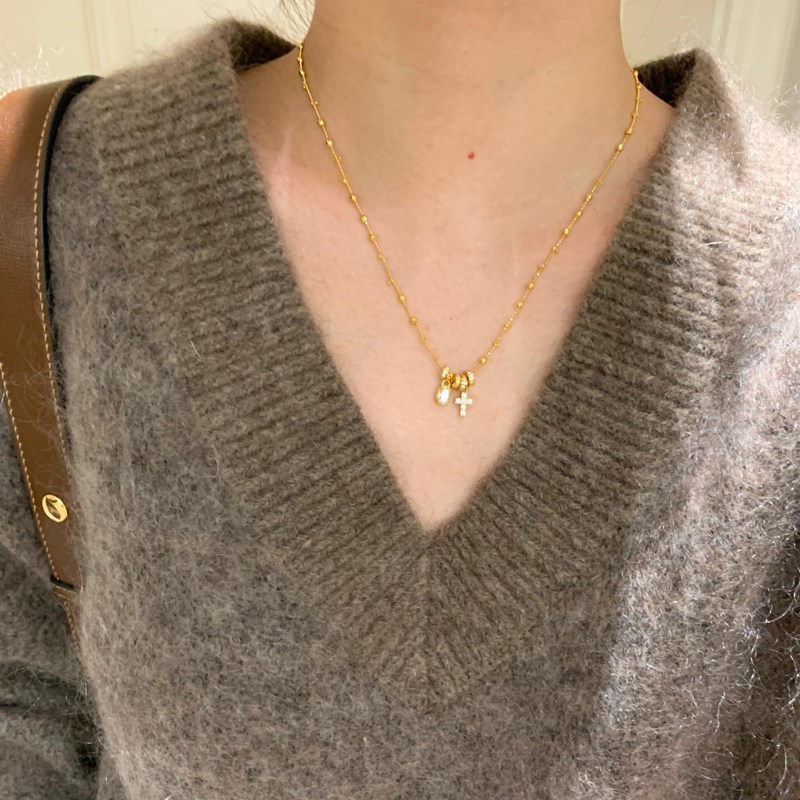 挖到宝了~AP中古金色十字架小锁包项链女重工复古精致锁骨链颈链