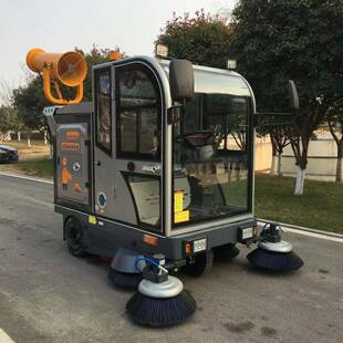 封闭式扫路车喷雾电动扫地车清扫车道路物业环卫道路市政清扫车厂