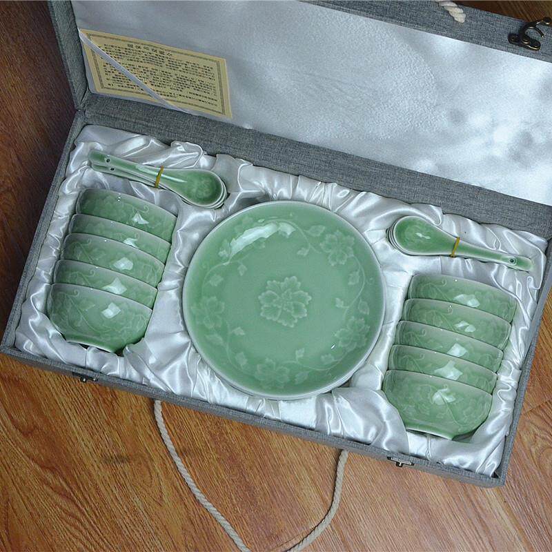 龙泉青瓷乔迁餐具碗碟套装家用中式陶瓷碗盘组合26头盘子碗礼盒装
