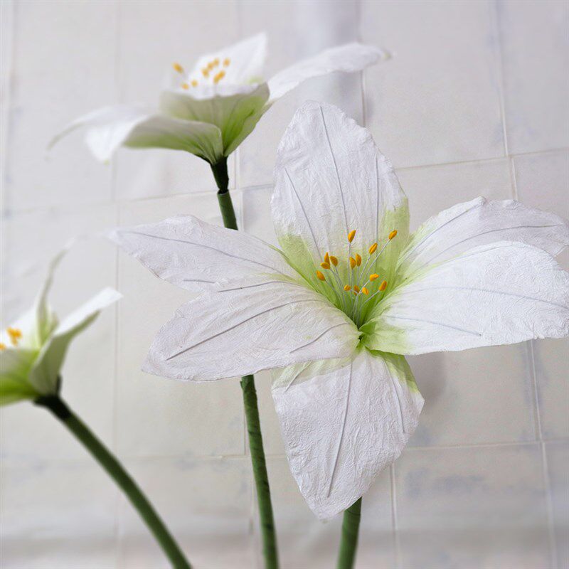 三头百合花纸艺花艺术装置婚庆舞台假花美陈橱窗摄影道具可定制