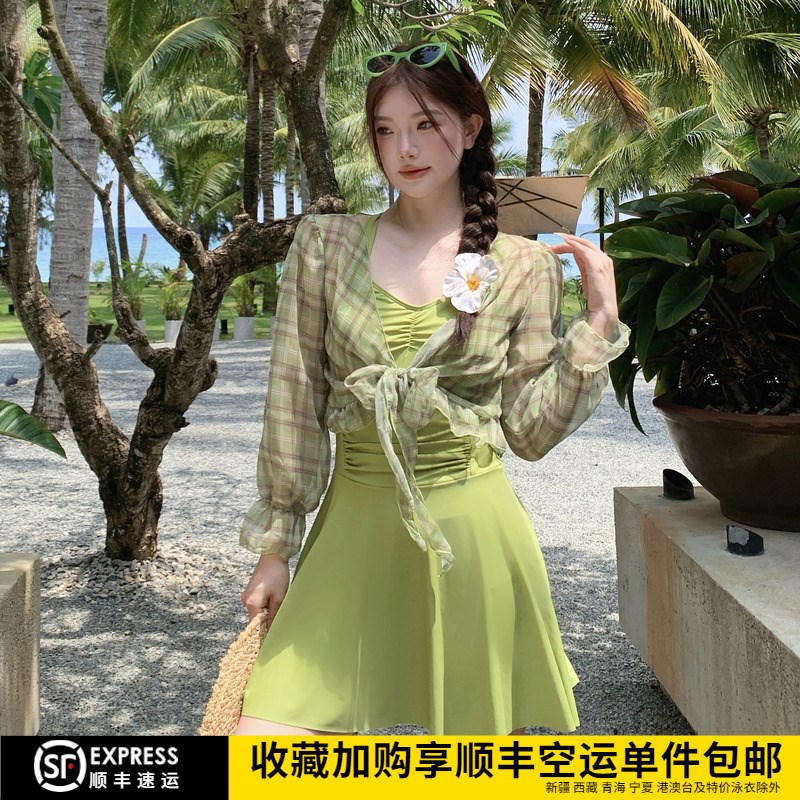 大码泳衣女2025新款遮肚显瘦微胖女孩绝美罩衫保守高级感连体泳衣