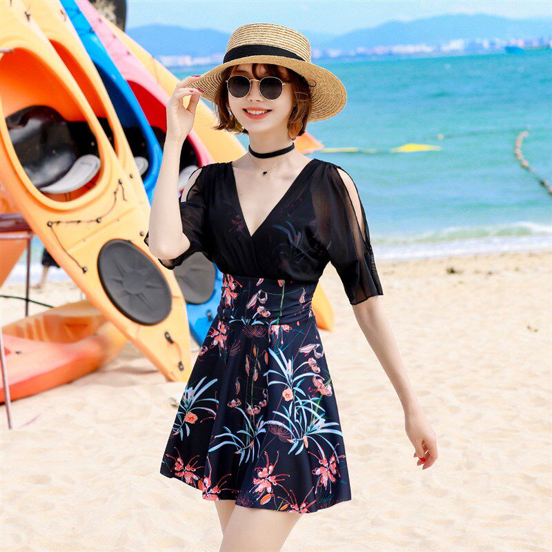 泳衣女士保守连体裙式遮肚显瘦2024新款泡温泉大码泳衣御姐显腿长