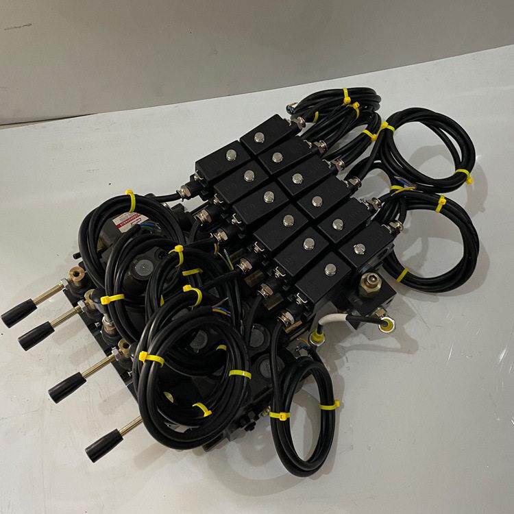 DCV60-5-DC24电液控防爆液压多路换向阀