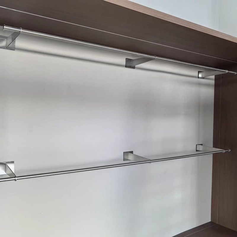 服装店展示架上墙不锈钢挂衣杆壁挂式陈列货架女装店专用衣服架子