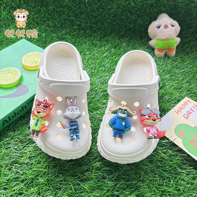 超好看女童白色洞洞鞋平底防滑款幼儿童宝宝拖鞋2026超火春季新款