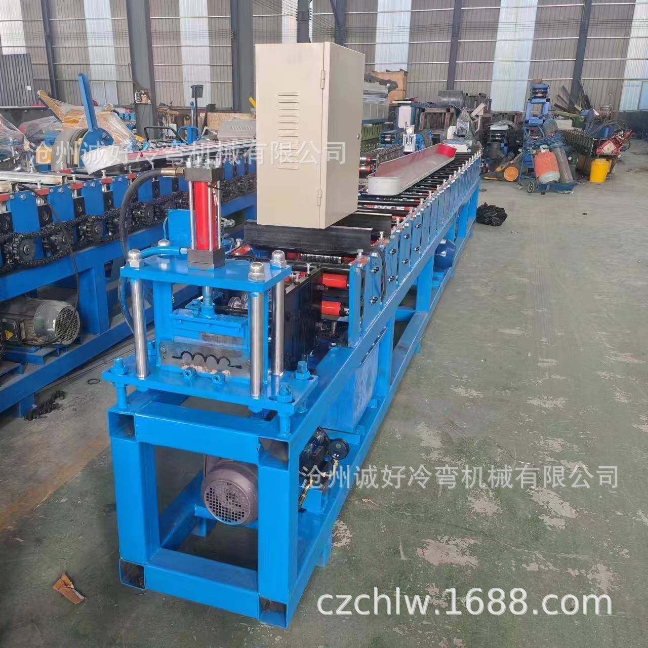 广告扣板设备方通扣扳机C84扣扳机圆弧广告扣板设备装饰条成,五金/工具,其他机械五金,淘宝优惠券,粉丝福利购,淘宝优惠卷