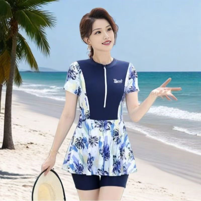 中老年泳衣女士遮肚显瘦保守连体妈妈泡温泉2025年新款大码游泳装