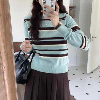 蓝色条纹圆领打底衫女秋冬