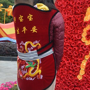 贵州传统老式绣花婴儿宝宝出行背袋前抱后背式小孩子背带四季背扇