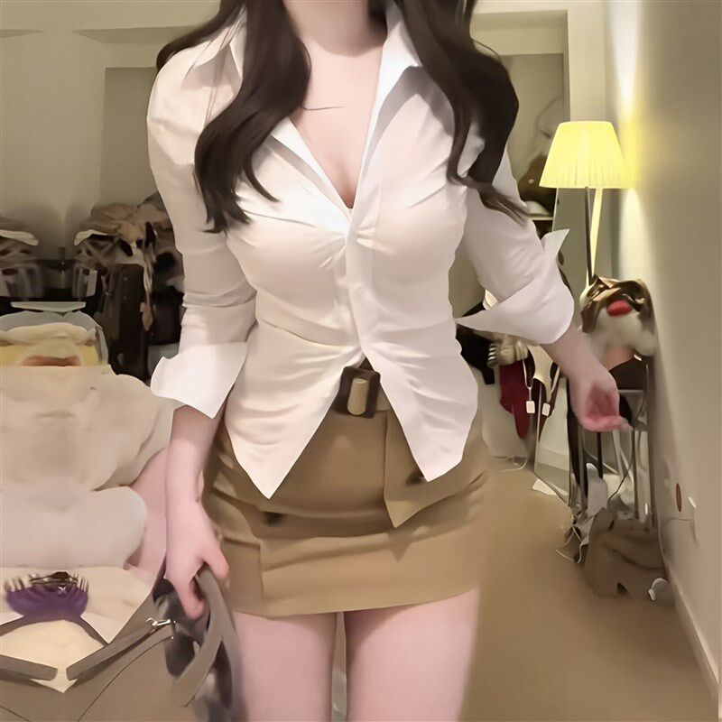 2026春秋新款辣妹纯欲JK收腰白C色衬衫女设计感纽扣半身包臀裙套