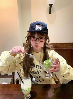 韩系奶黄色波点满印小狗圆领卫衣女2025新款宽松慵懒chic套头上衣