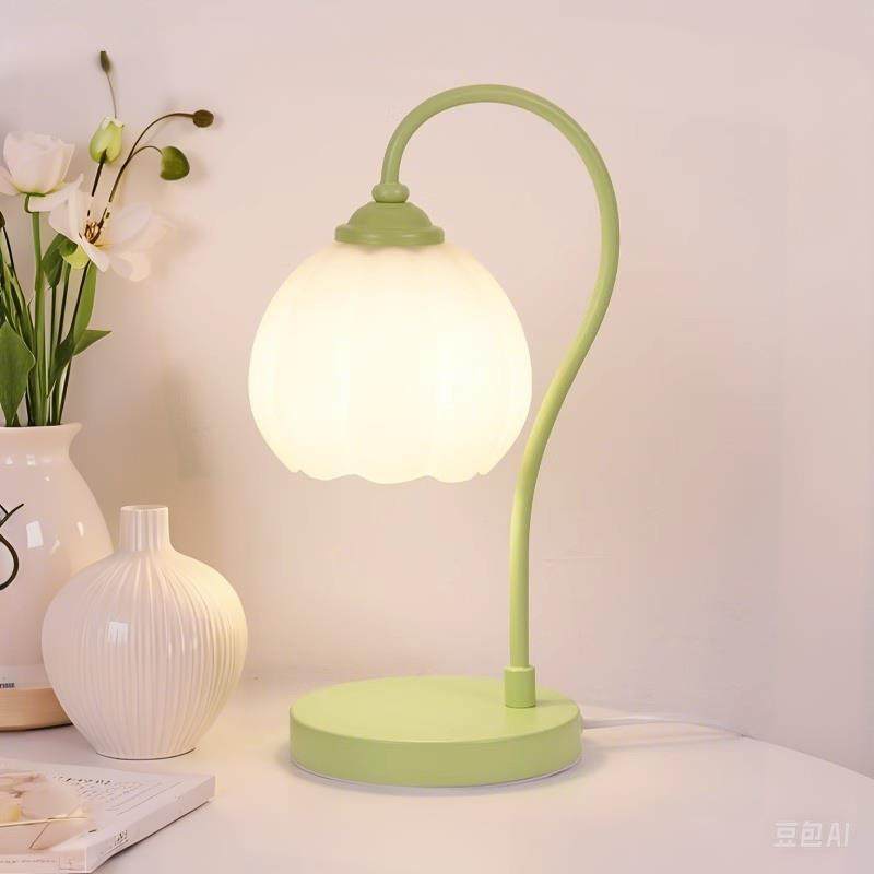 高端主卧台灯卧室床头灯2025新款浪漫轻奢高级感家用护眼小台灯