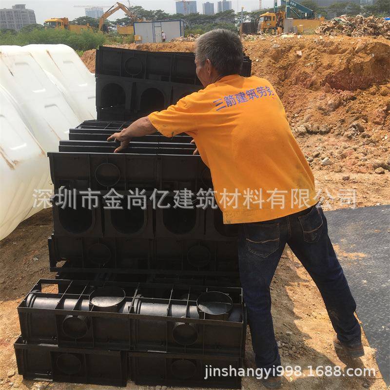 深圳塑料U形排水沟槽成品线性排水沟湖南广西HDPE缝隙排水槽