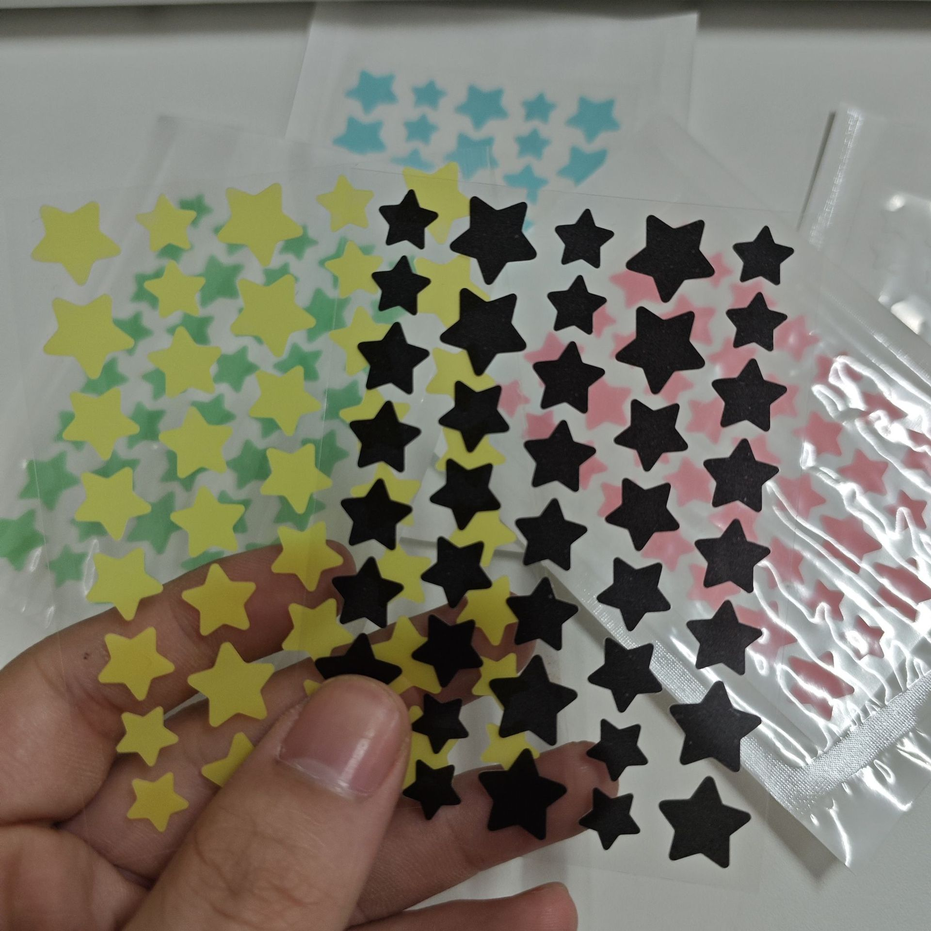 星星痘痘贴水胶体便携PE上妆遮瑕可爱隐形祛痘贴女男遮瑕痘印贴纸