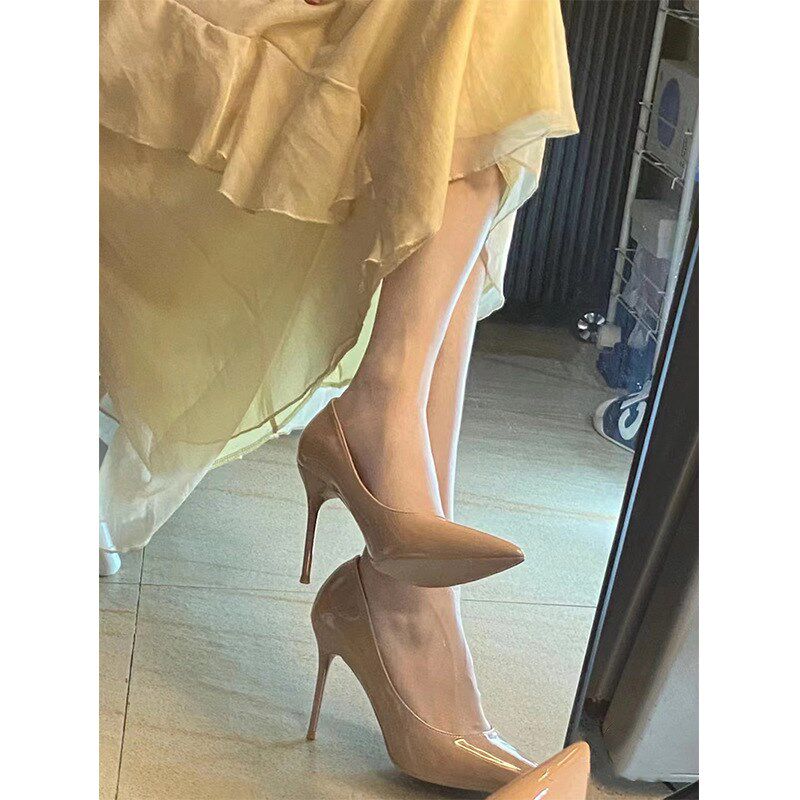 裸色高跟鞋女尖头2024年新款气质白色春秋冬床上漆皮黑色单鞋细跟