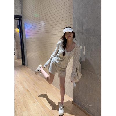 荒荒家 条纹拉链连帽上衣2025夏季新款薄款防晒修身开衫小外套女