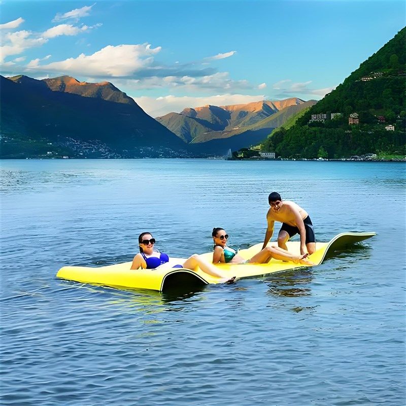 夏季玩水上浮毯海上漂浮垫网红游乐园浮床游泳馆儿童浮排泡沫垫