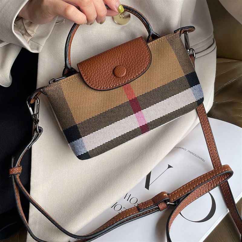 小包包女2024新款格纹百搭手提斜挎迷你小包质感网红高级感手机包