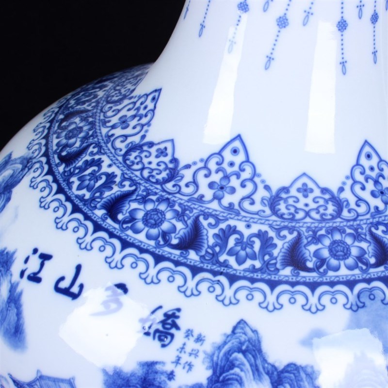 陶瓷大花瓶摆件 现代中式古典青花瓷釉中彩山水赏瓶 江山多娇装饰