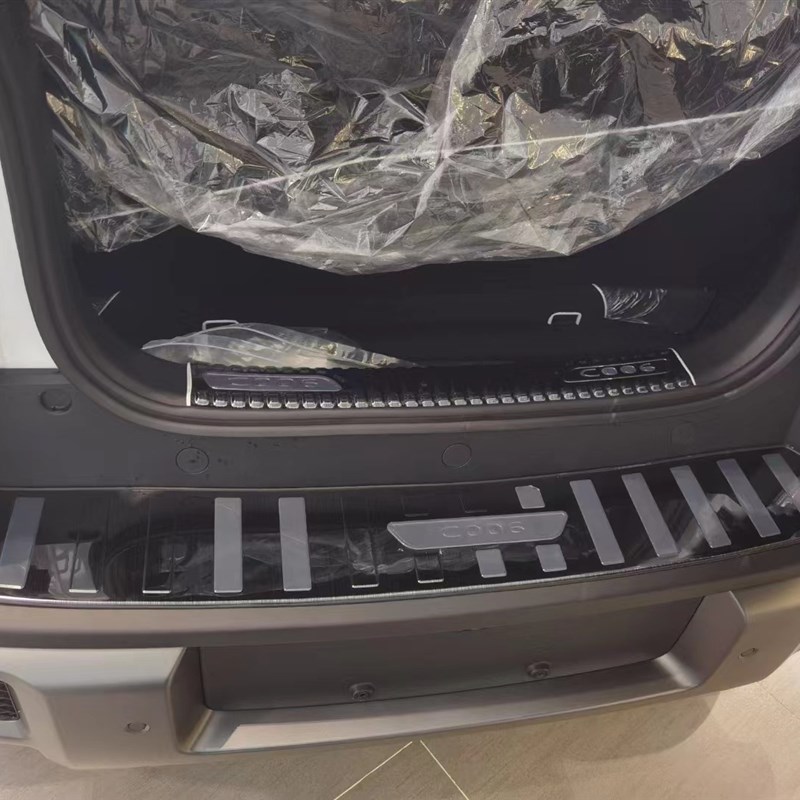 适用宝骏悦也门槛条保护条耐脏不锈钢后护板迎宾踏板内饰改装