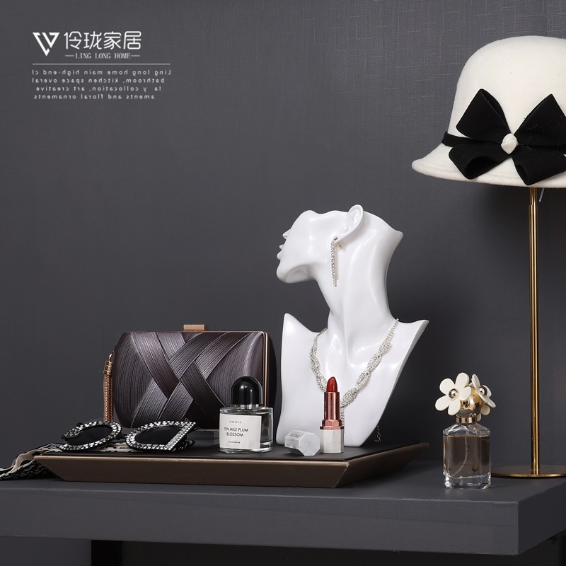 样板间梳妆台摆件衣帽间梳妆台衣柜装饰品组合道具软装展厅轻奢