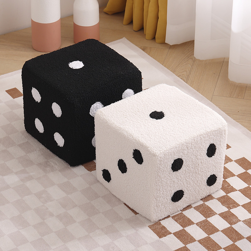 骰子小凳子家用门口换鞋脚凳创意筛子网红羊羔绒儿童坐墩方凳矮凳