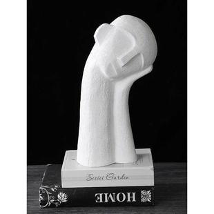 现代北欧沉思者陶瓷摆件软装售楼处餐桌抽象陈列意式简约电视柜