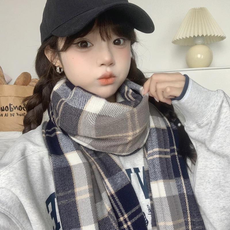 围巾轻奢高级感围巾配大衣日系JK学院风格子冬季高级感韩版百搭学