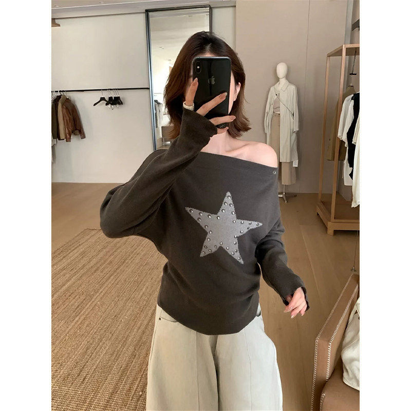 MosesQueen魔西女王铆钉星星斜肩长袖t恤春秋宽松休闲一字肩上衣
