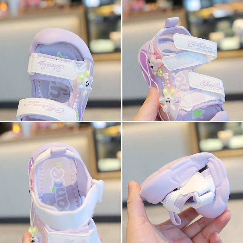 女小童夏季软底凉鞋2025新款超火女孩公主凉鞋亮灯包头宝宝沙滩鞋