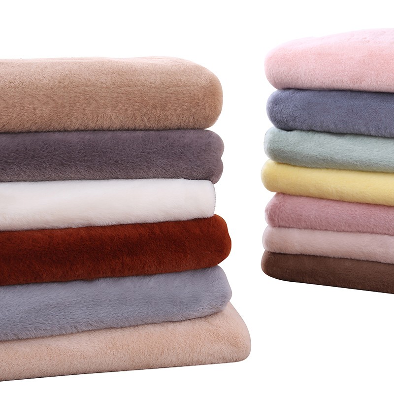 加密仿獭兔毛皮草面料加厚毛绒布料柜台背景棉花娃娃抱偶服装布料