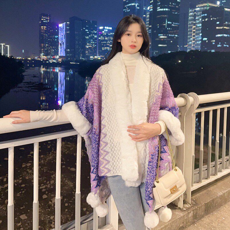 丽江旅游拍照吊球披肩女外搭2024新款毛领民族风斗篷带袖空调披风