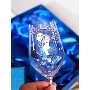 采购产品婚礼礼品，的朋友和结婚礼品，创意和实用的雕刻，照片定