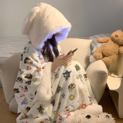 暖呼呼的睡衣斗篷我先穿啦