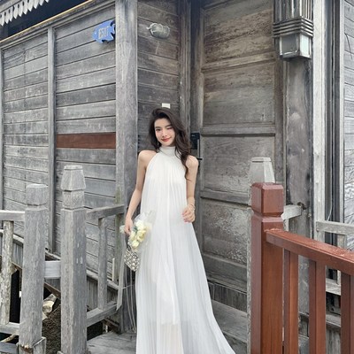 高级法式仙女度假百褶无袖大摆露肩连衣长裙大理洱海拍照裙子