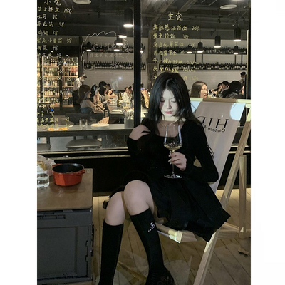 大码女装秋冬新款甜辣方领蝴蝶结收腰连衣裙胖mm内搭黑色蓬蓬裙子