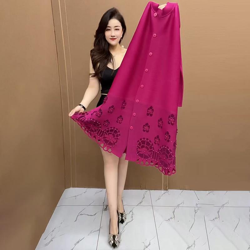 极速三宅风褶皱连衣裙女2026春装新款时尚气质妈妈宽松显瘦减龄长