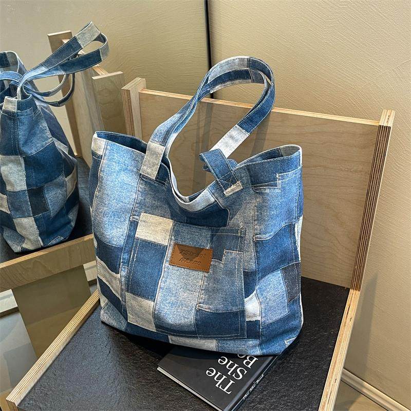 推荐大容量牛仔帆布包包女春夏新款复古拼接撞色单肩包休闲百搭托