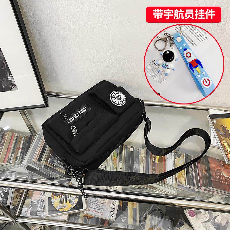 推荐2025新款单肩包男斜挎包女休闲学生小背包男士工装手机包男款