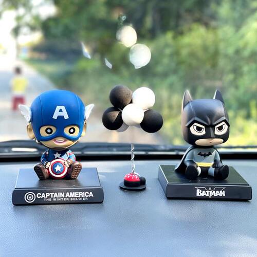 网红美国队长摇头个性高档创意车内装饰卡通汽车摆件蝙蝠侠潮公仔
