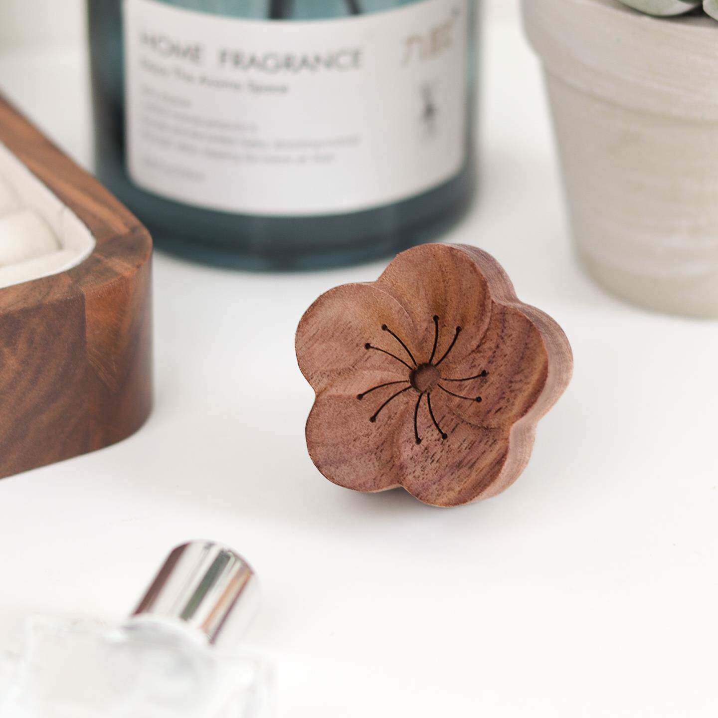 车载扩香器黑胡桃木车内出风口空气净化器精油扩香车用香薰散香器