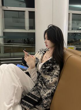 by onifon水墨黑白花纹围巾秋季围脖女韩版百搭高级感保暖斗篷披