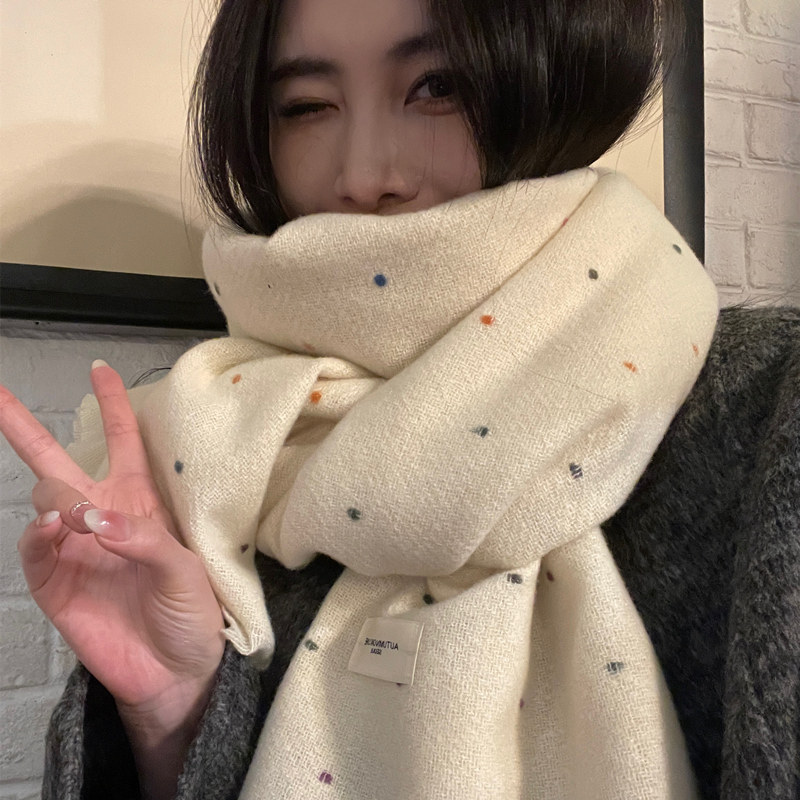 2024新款白色围巾女秋冬季波点D流苏韩版纯色披肩两用高级感围脖