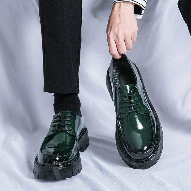 皮鞋男士夏季新款英伦风商务正装圆头黑色漆皮亮面结婚新郎伴郎鞋