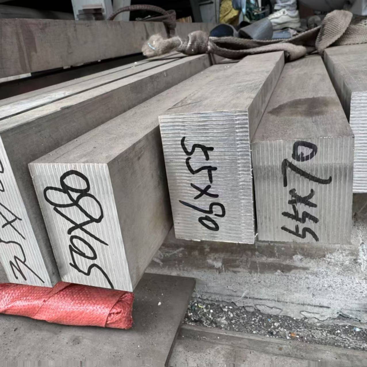 国标304方扁钢06Cr19Ni10型材5*8*10*15*20*25*30*35*40*45*50*60