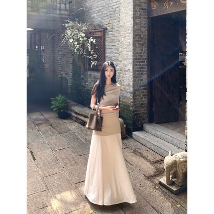 再見小唯 一字领斜肩针织衫女夏季休闲镂空露腰设计感修身上衣